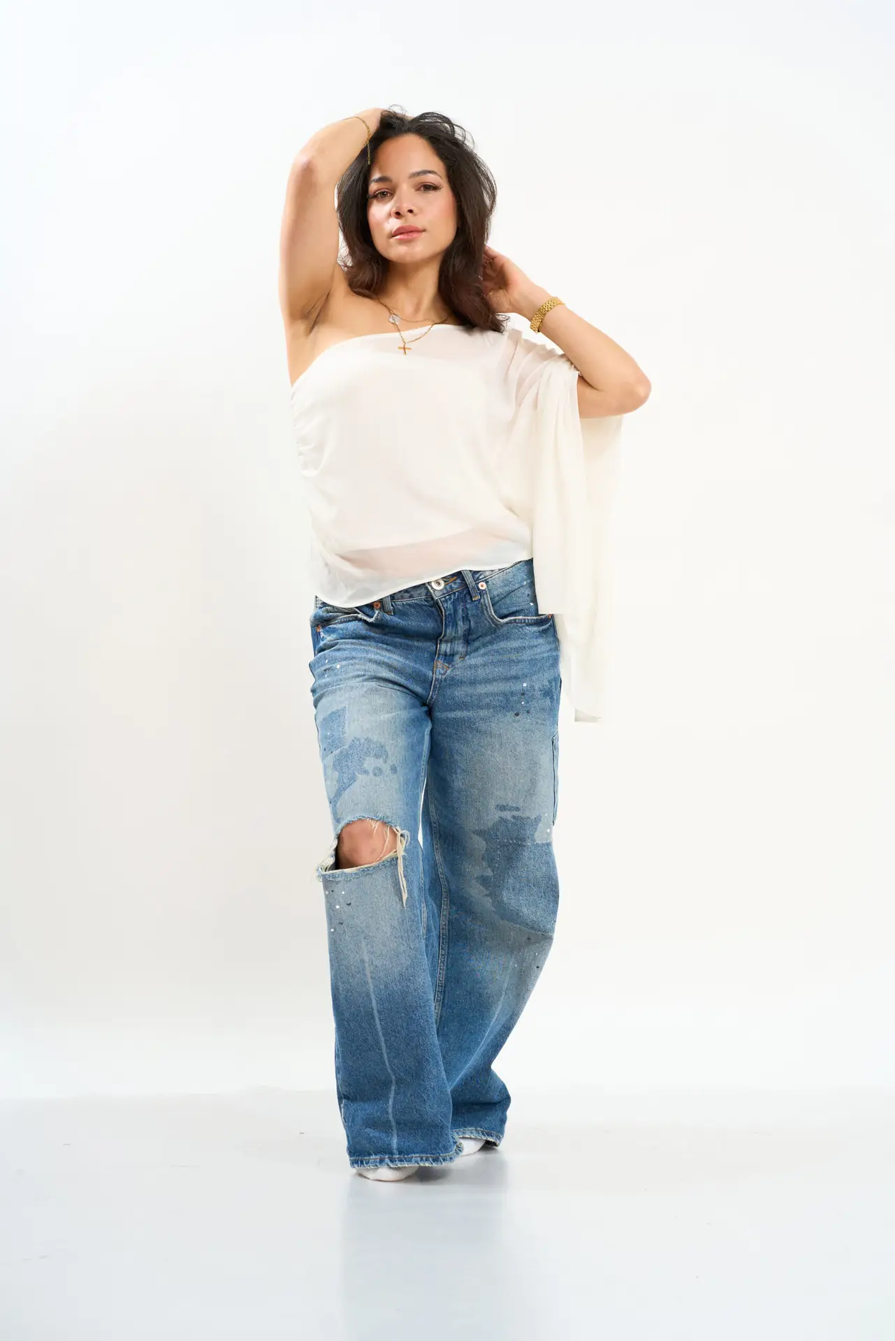 high-fashion-pose-genesis-araujo-canela-studiolicht